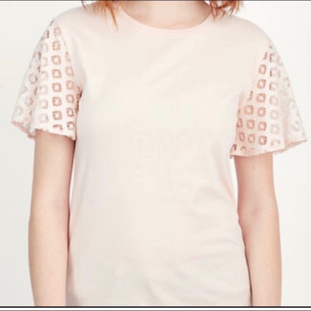 Olive Eyelet tee in blush